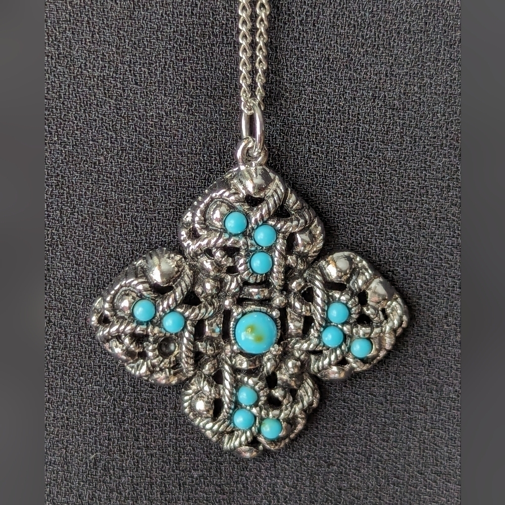 AVON 10" Silver tone chain ring clasp turquoise color pendant 2" vintage signed